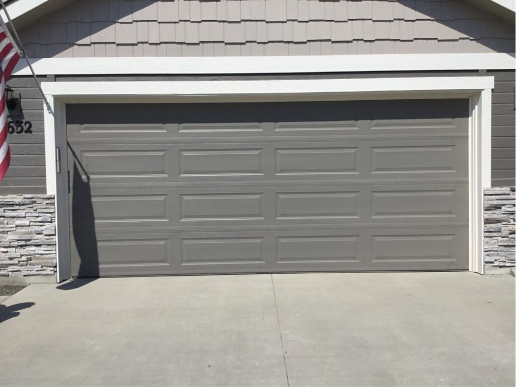standard traditional garage door